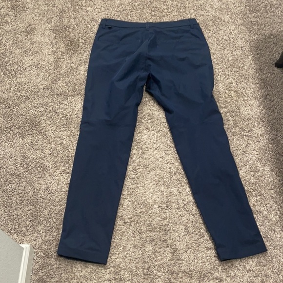 Lululemon  Commission Classic-Fit Pant 29"
Warpstreme Size 32 - Picture 7 of 12